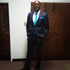 Meet your Posher, Louis